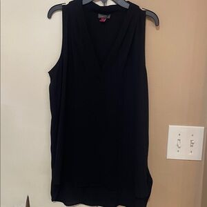 Vince Camuto Black V-Neck Top